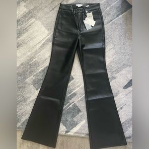 Good American GOOD LEGS FLARE FAUX LEATHER PANTS brand new size 4/27